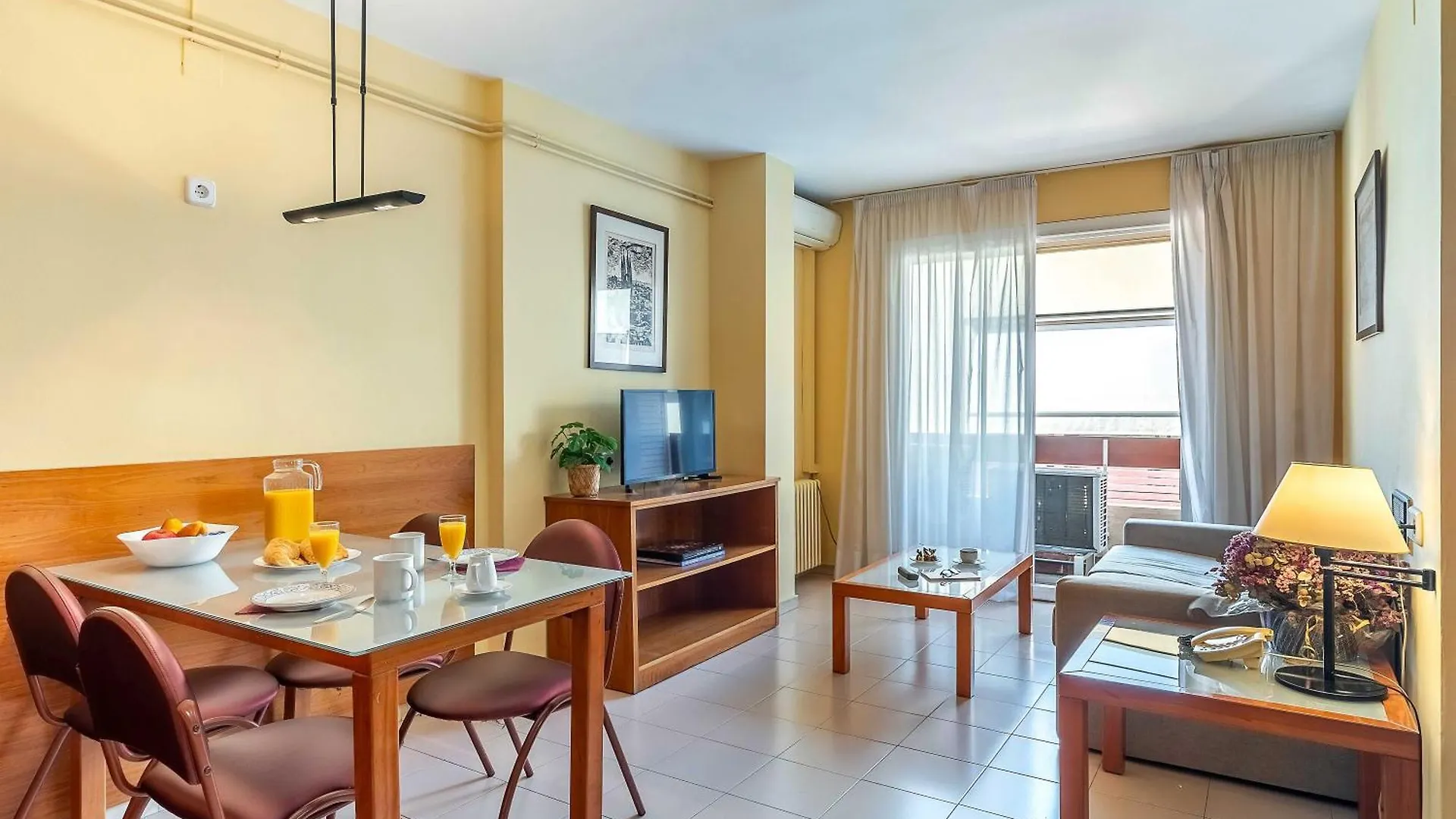 Aparthotel Bertran Barcelona Spain