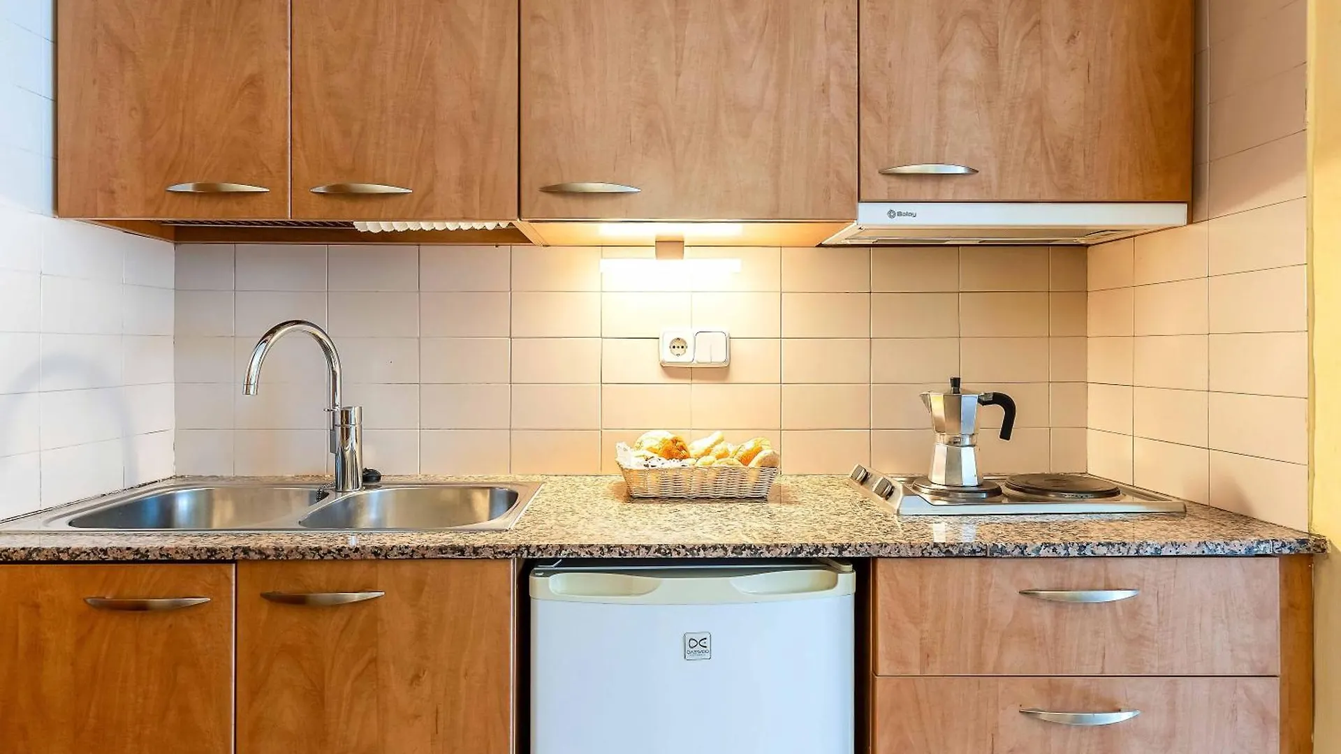 Aparthotel Bertran Barcelona Spain