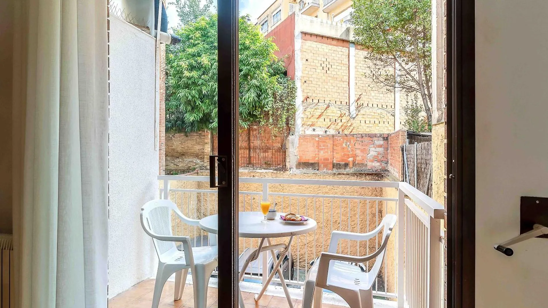 ***  Aparthotel Bertran Barcelona Spain