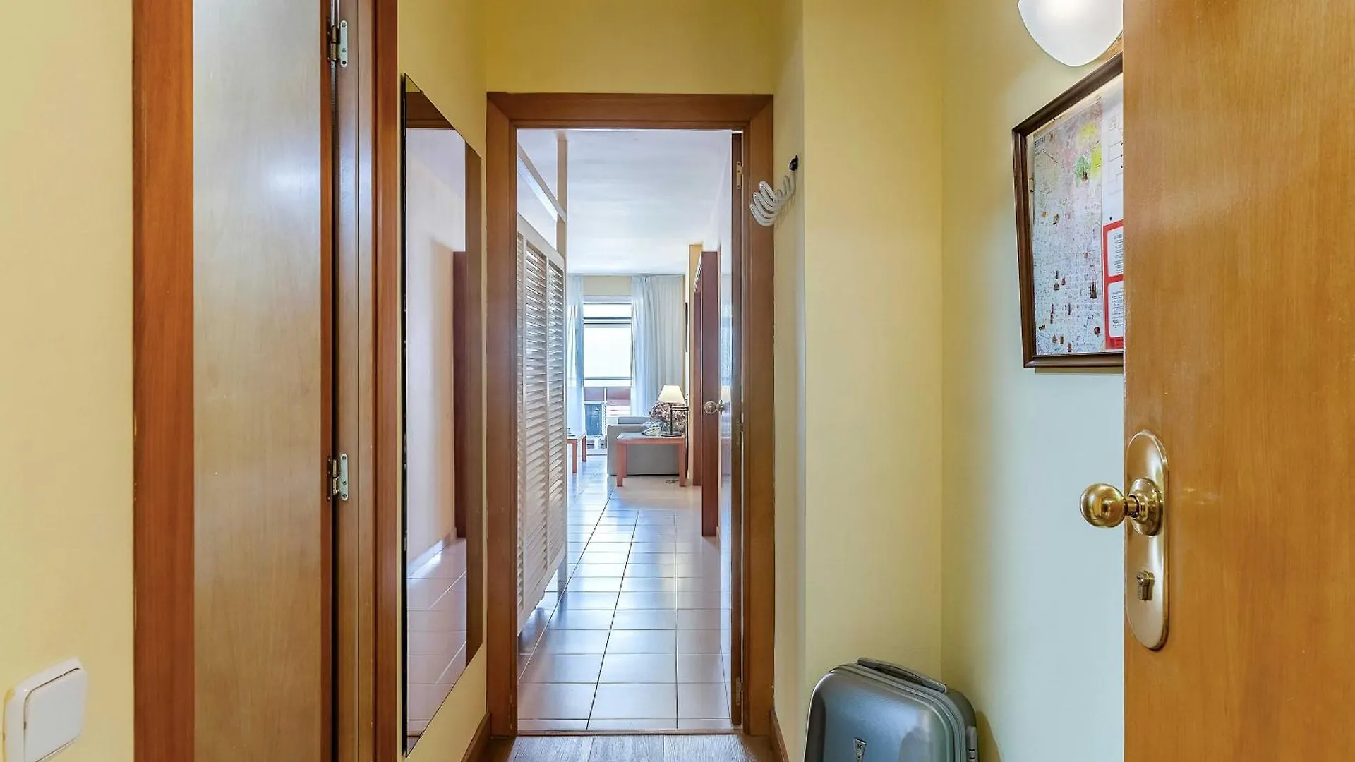 Aparthotel Bertran Barcelona 3*,