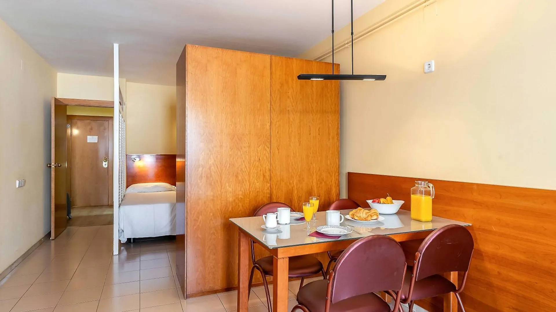 Aparthotel Bertran Barcelona 3*,  Spain