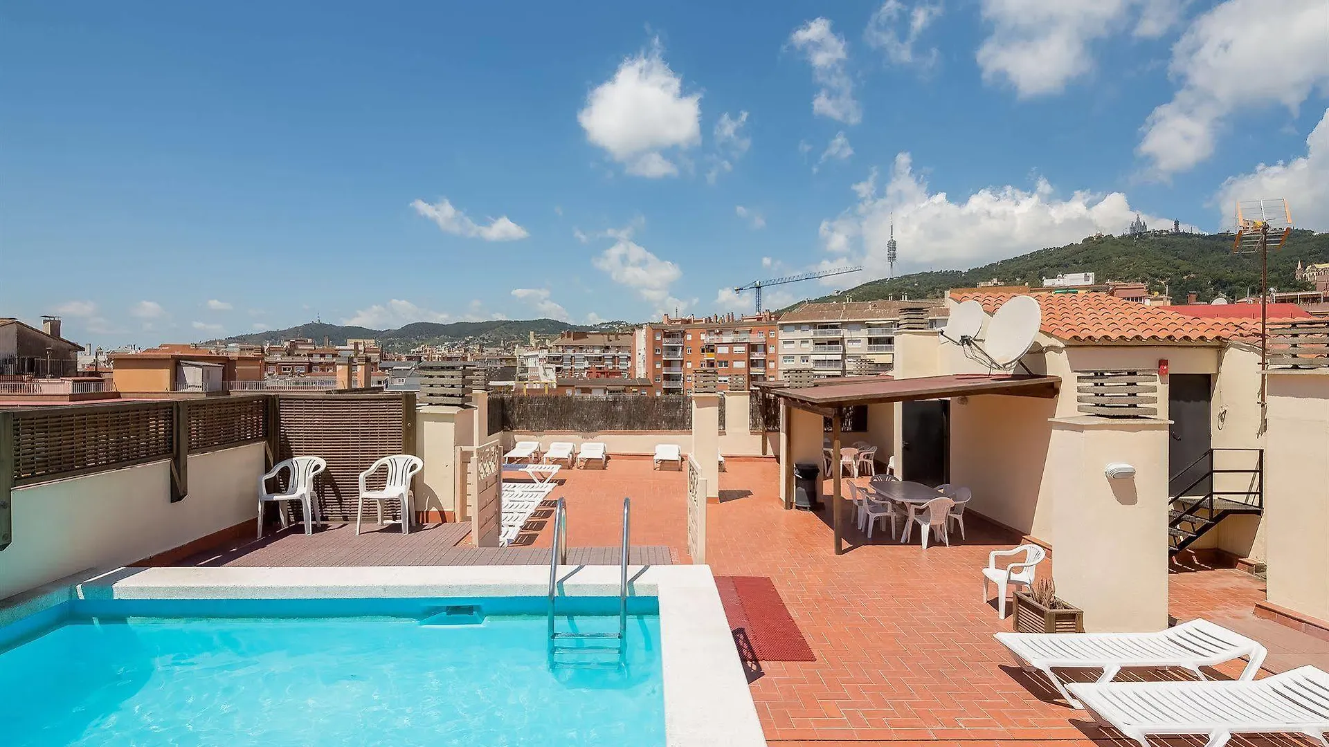 Aparthotel Bertran contacts
